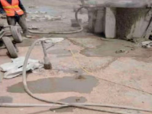 万年水泥混凝土路面板底注浆技术 路面脱空注浆整治方案